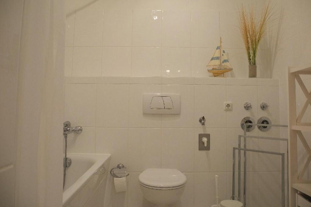 Ferienwohnung Heinrich-Heine-Straße App 09 - Parkblick Rostock Exterior foto